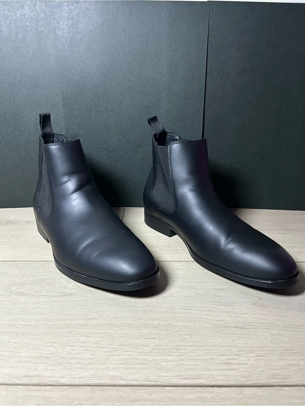 Zara Black Leather Chelsea Boots for Men